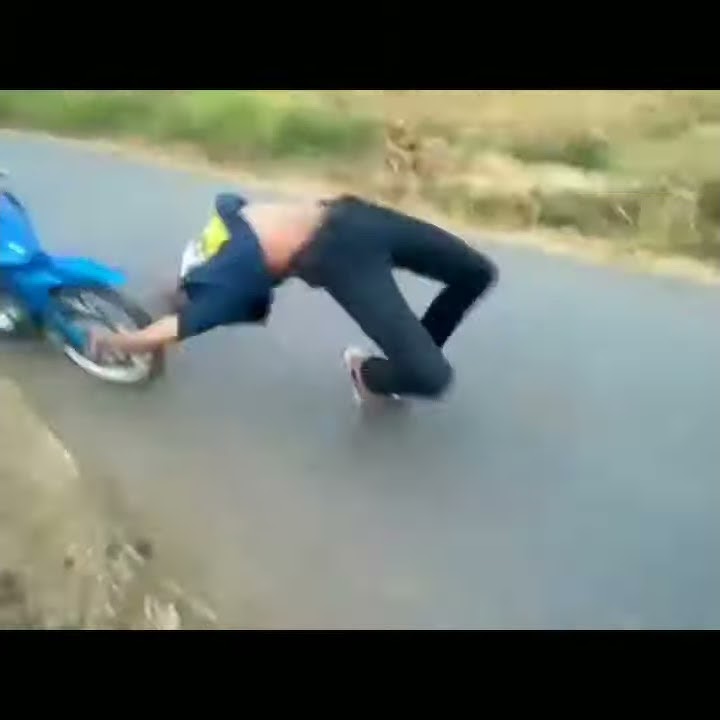 Stori Wa lucu Jatuh Dari Motor
