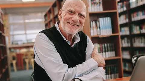 The Difference between School and Public Libraries - Erik