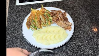 видео: Просто, сытно и невероятно вкусно — стейк с пюре и баклажаном картинка: Просто, сытно и невероятно вкусно — стейк с пюре и баклажаном