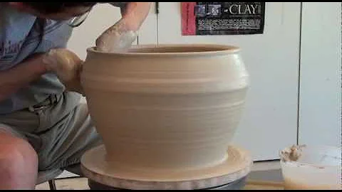 63. Throwing a Large 25 pound Bowl with Hsin-Chuen...