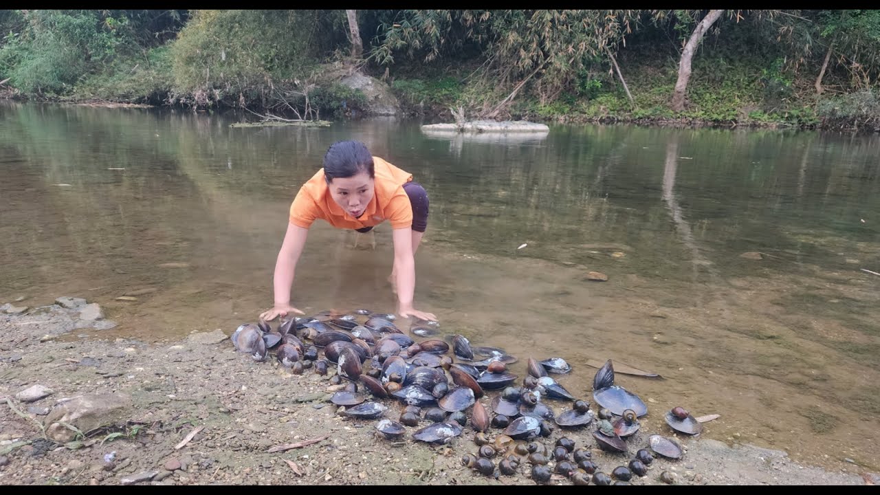 Ly went to catch her son and sell him in the market to earn more income.