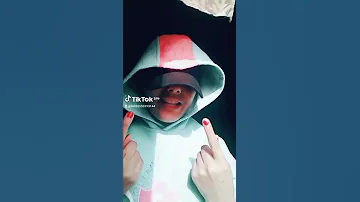 تيك توك من اغنيه هاتولي طبله رقصوني وعلى الوحده بقا دلعوني 