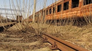 Путешествие по Припяти #1. Янов / Trip in Pripyat #1. Yanov(Ж/д станция Янов, кладбище поездов, база складов ОРСа, городской рынок. Yanov railway station, abandoned trains, warehouse base, city..., 2013-05-11T16:27:07.000Z)