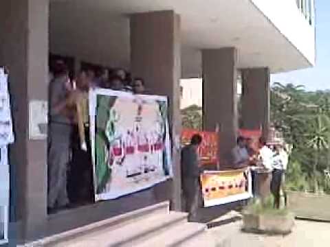 وقفه اعضاء هيئه تدريس جامعه المنيا ضد ماهر جابر Mp4