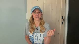 Celebrity A dramatic reading of Jeremy's sad "Trouble with the Snap" article Profile