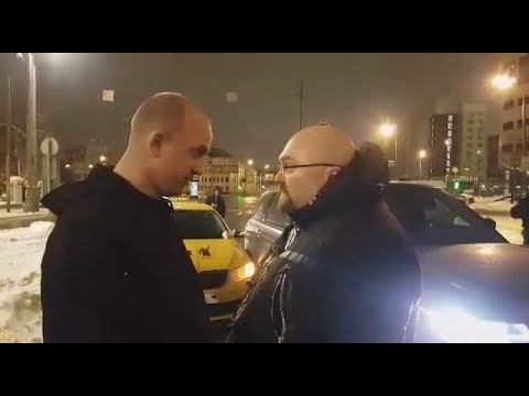 Рычаги машин лысый мужик