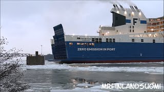 Finnsirius At Långnäs Fighting With The Ice And Wind 22 01 2024 Finnlines Storm Isha by MrFinlandsuomi 33,549 views 2 months ago 13 minutes, 20 seconds