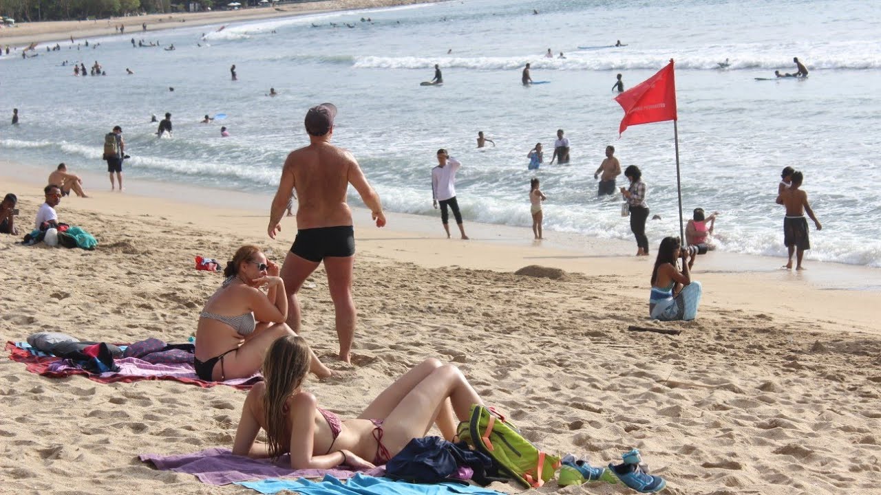 Kotor Sekarang Ni Pantai Ulasan Pantai Kuta Bali Kuta Indonesia Tripadvisor