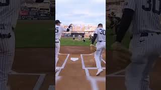 Knicks throw out the first pitch #newyork #knicks #yankees #nba #ytshorts #shorts #trending #viral