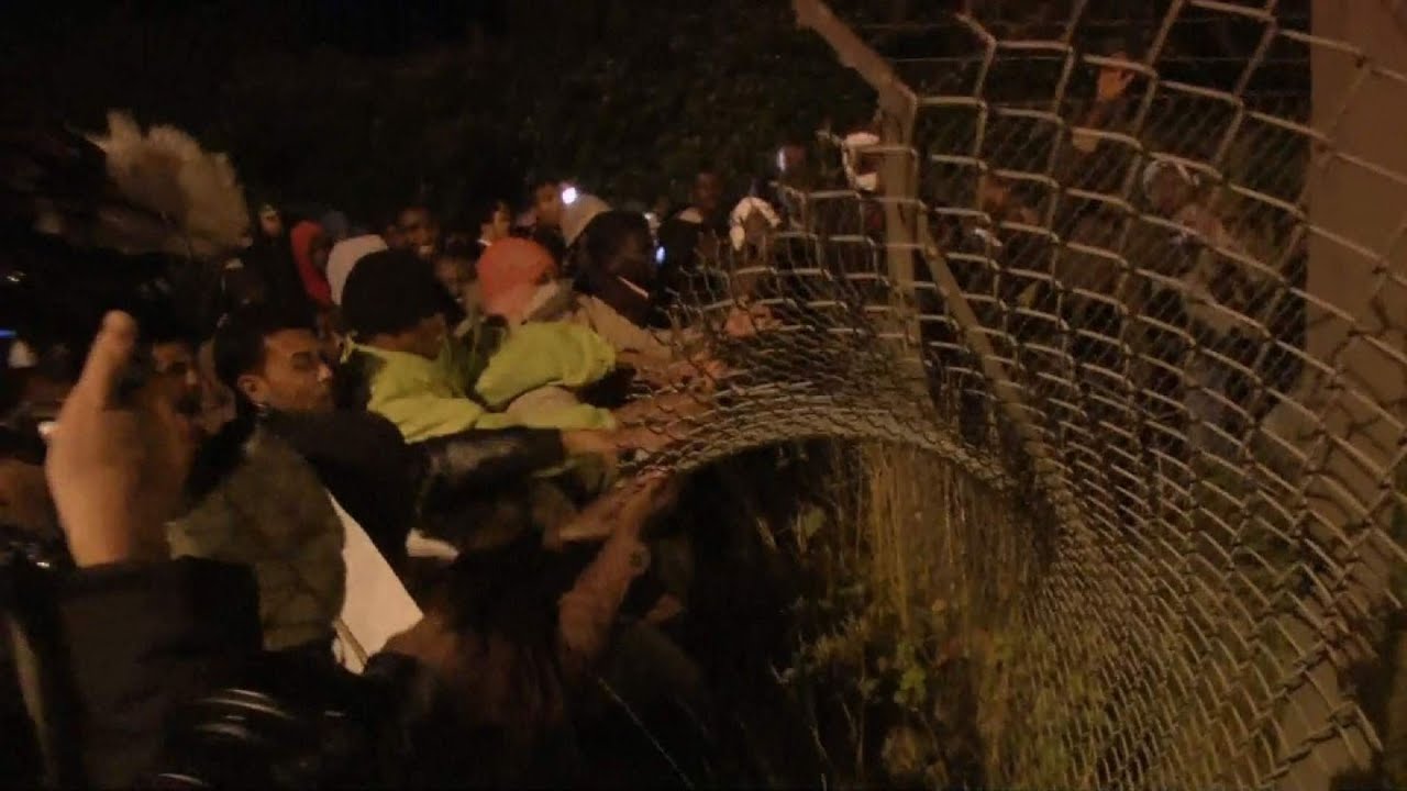 Calais Crisis: Hundreds Storm Channel Tunnel