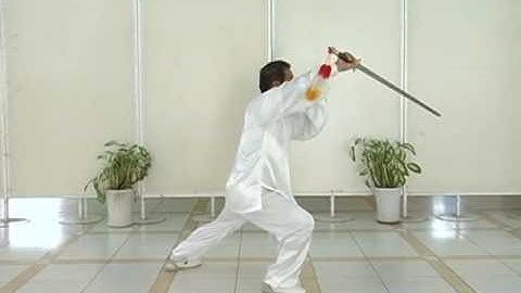 Thái Cực Kiếm 32 thức VS TÔ THIẾU KIỆT Mặt trước cham 太极剑32式 正面