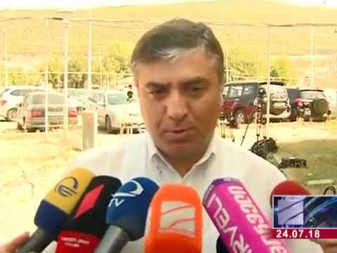 სმიტების ოჯახის სამი წევრის მკვლელობაში ბრალდებული სახაზინო ადვოკატს ხვდება