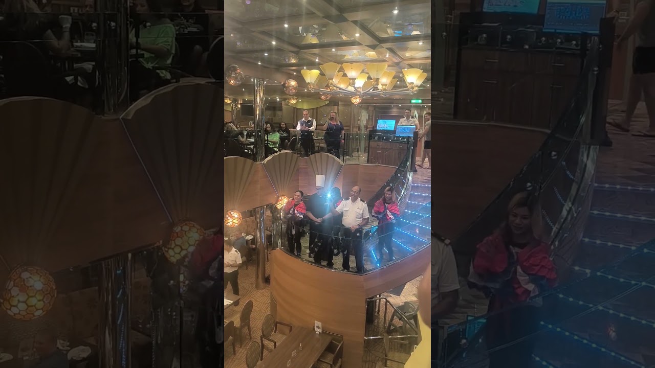 DInner time in vella restaurant at luminous carnival cruise brisbane 😍🧁