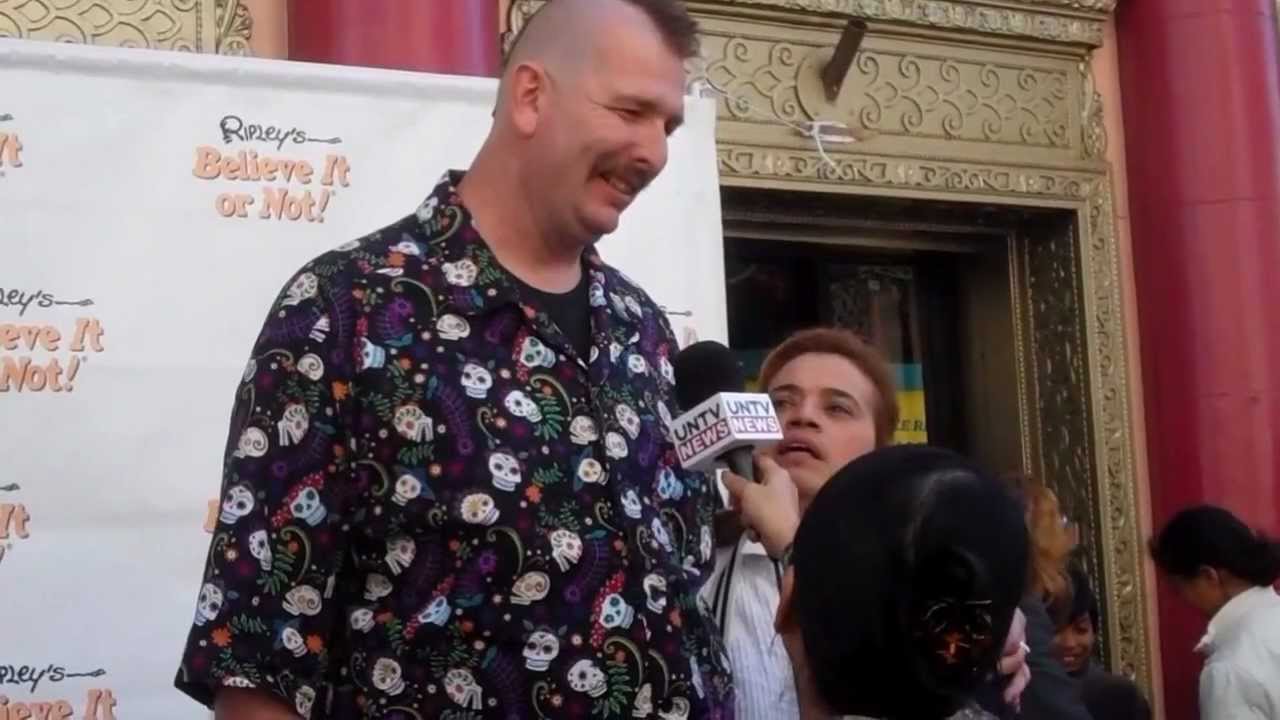 A Giant's Life 101: World Sword Swallower's Day 2013