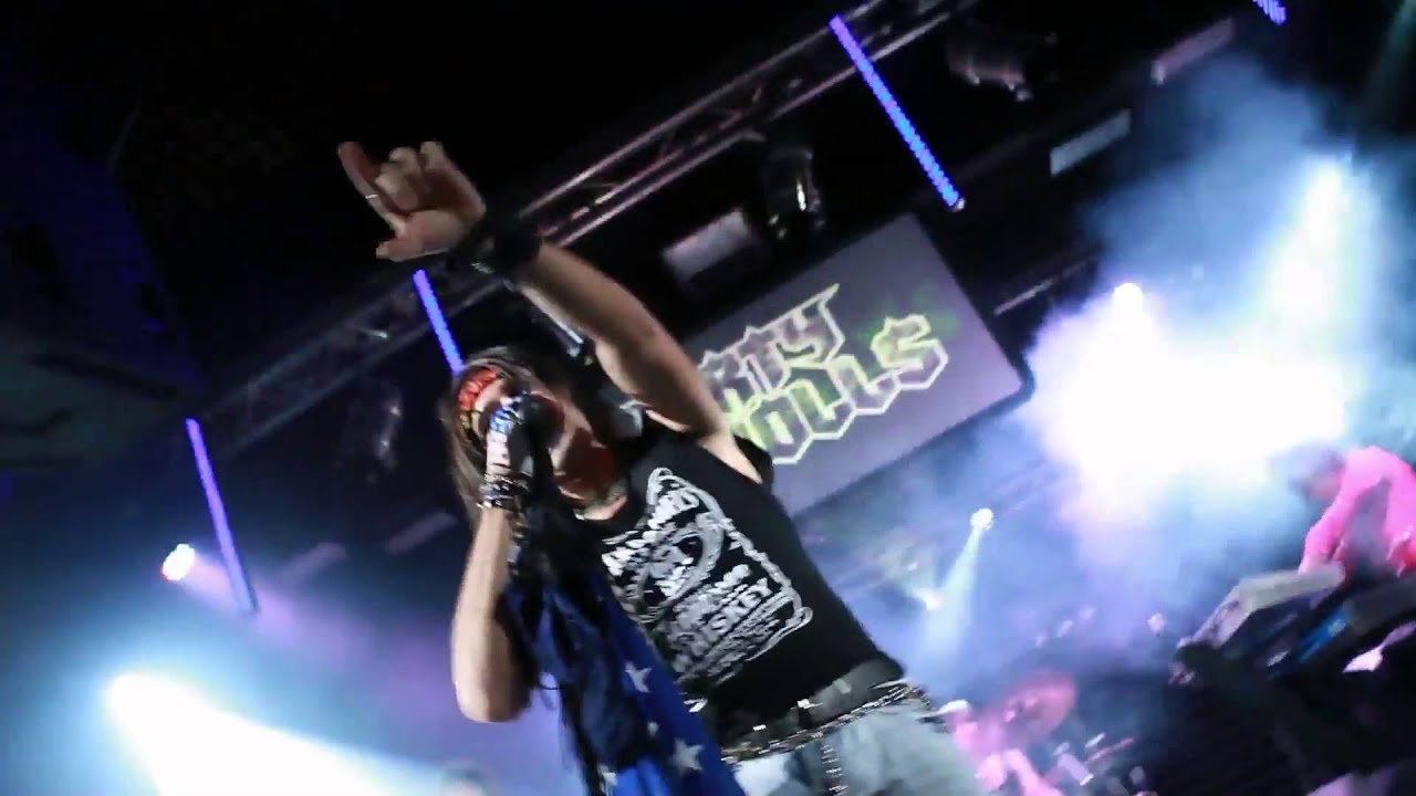 DIRTY DOLLS - The Final Countdown (live)