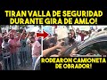 ¡NO LO VAS A CREER, TIRAN VALLA DE SEGURIDAD EN GIRA DE AMLO!! RODEARON SU CAMIONETA EN OAXACA