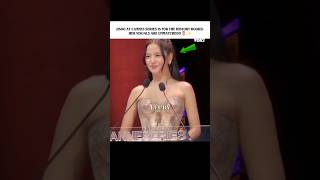 Jisoo Winning The Rising Star Award