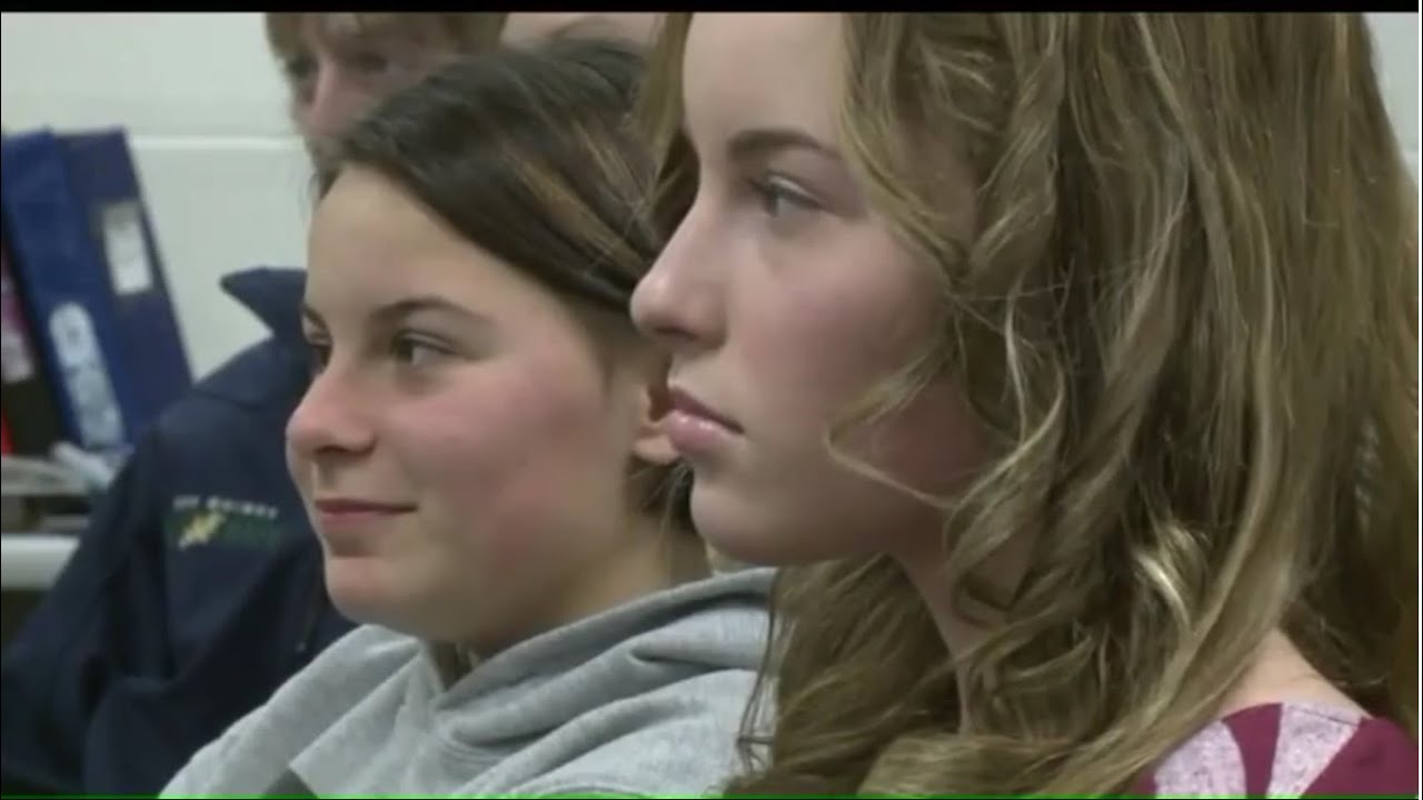 15 sets of twins set to graduate from Valley High School this weekend ...