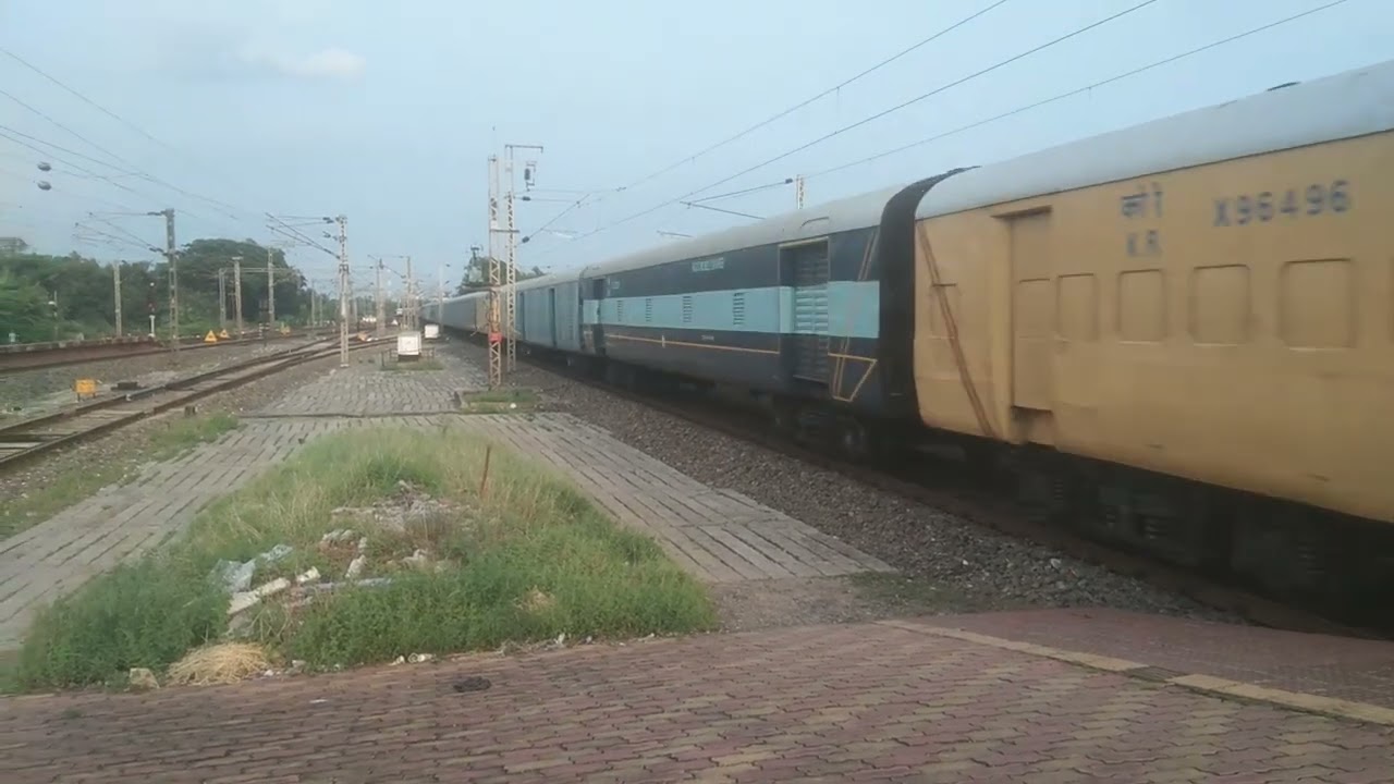 ICF NMG Rakes in a fantastic speed !! - Indian Railways