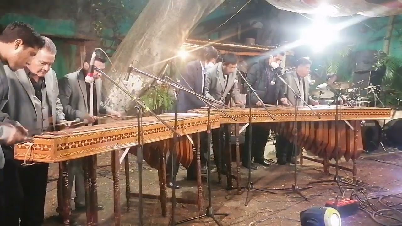 Pop. Consuelo Velázquez - Marimba Águilas de Chiapas.