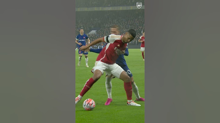 William Saliba defending against Chelsea