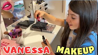 VANESSA CI MOSTRA TUTTA LA SUA COLLEZIONE DI MAKEUP E USA ANASTASIA COME MODELLA PER UN TRUCCO SOFT!