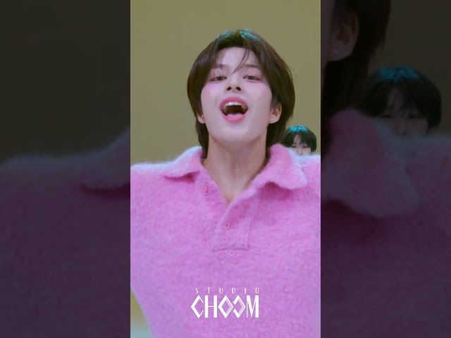 뽀뽀 마구마구 날리고 싶은 베이온 MUAH! 퍼포먼스 | STUDIO CHOOM ORIGINAL #shorts