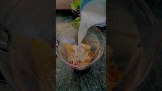 Healthy breakfast smoothie in just seconds 🍎🍌 #shorts