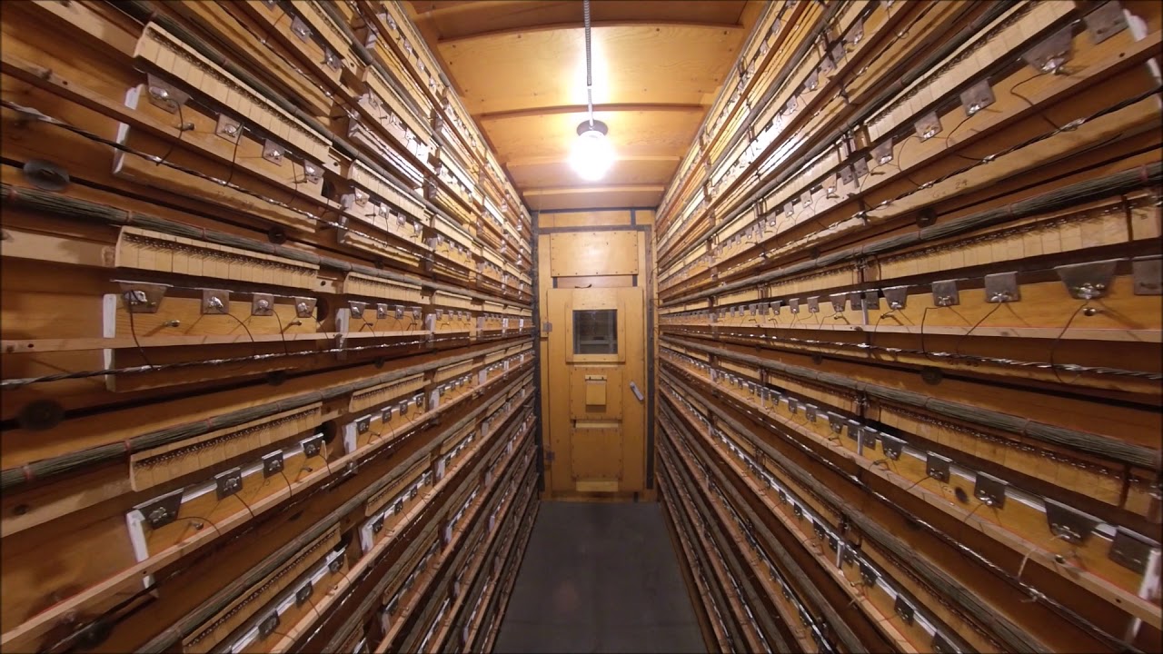 Midmer-Losh Organ. Expansion and contraction of the Right Stage Relay room looped at 16x speed.