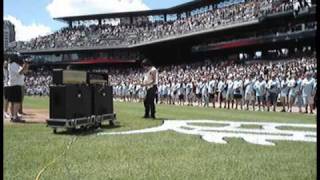 Legendary guitarist Jeff Beck performs the National anthem. chords