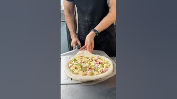 What do you think about this rustic biga pizza? 😋 Baked in the Ooni Koda 16 at 430°C. 🔥 #shorts