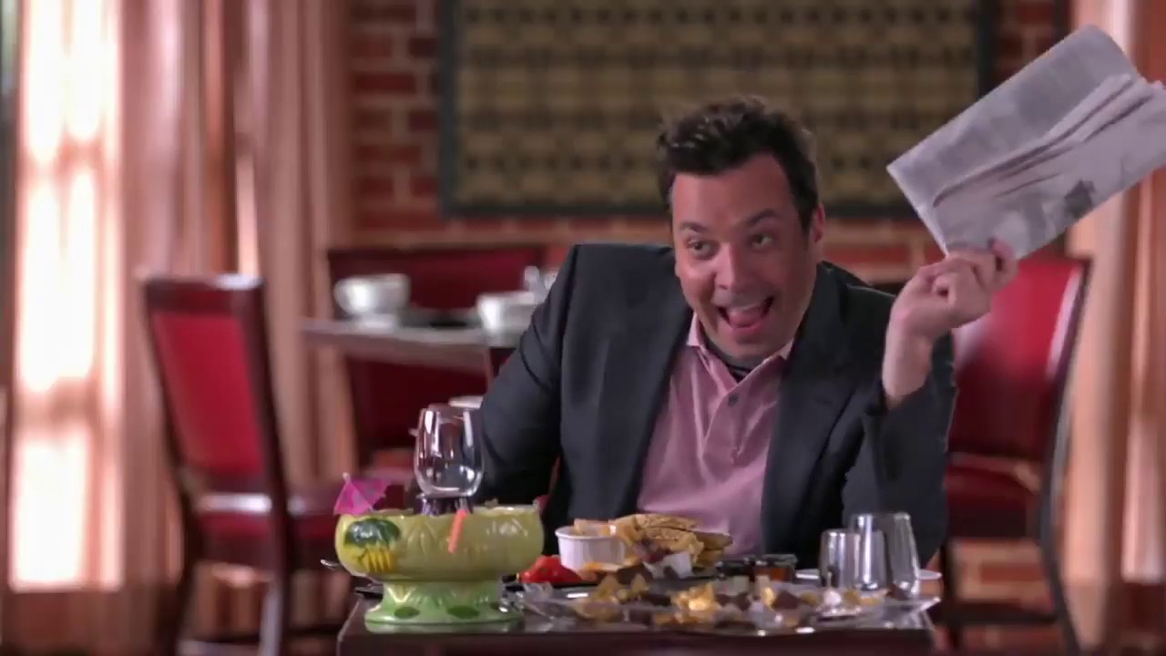 Брэд Питт и Джимми Фэллон в кафе - YouTube