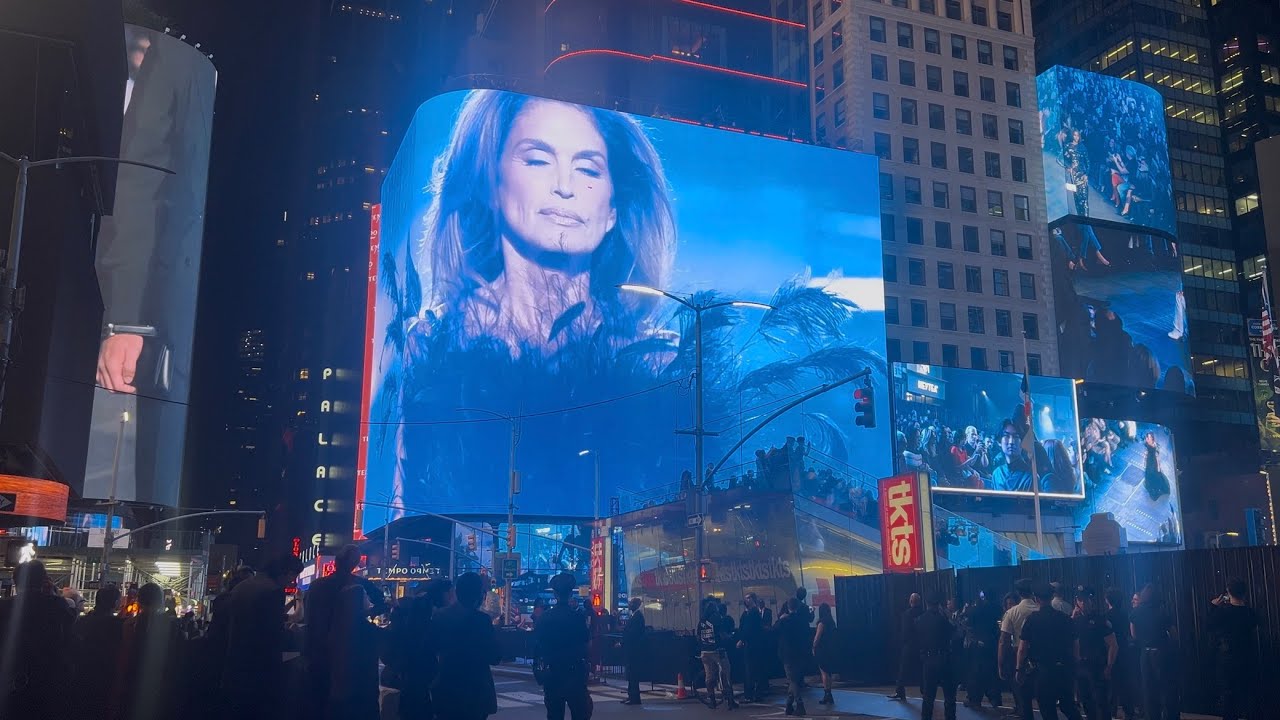 Gucci Turns Times Square Into Its Most Powerful Accessory | Times