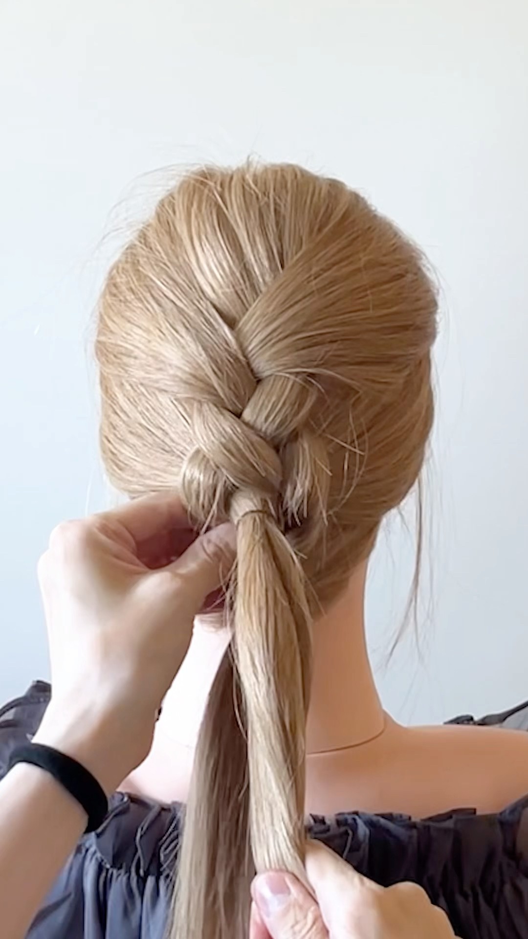 上がたるまない三つ編みのやり方 - YouTube