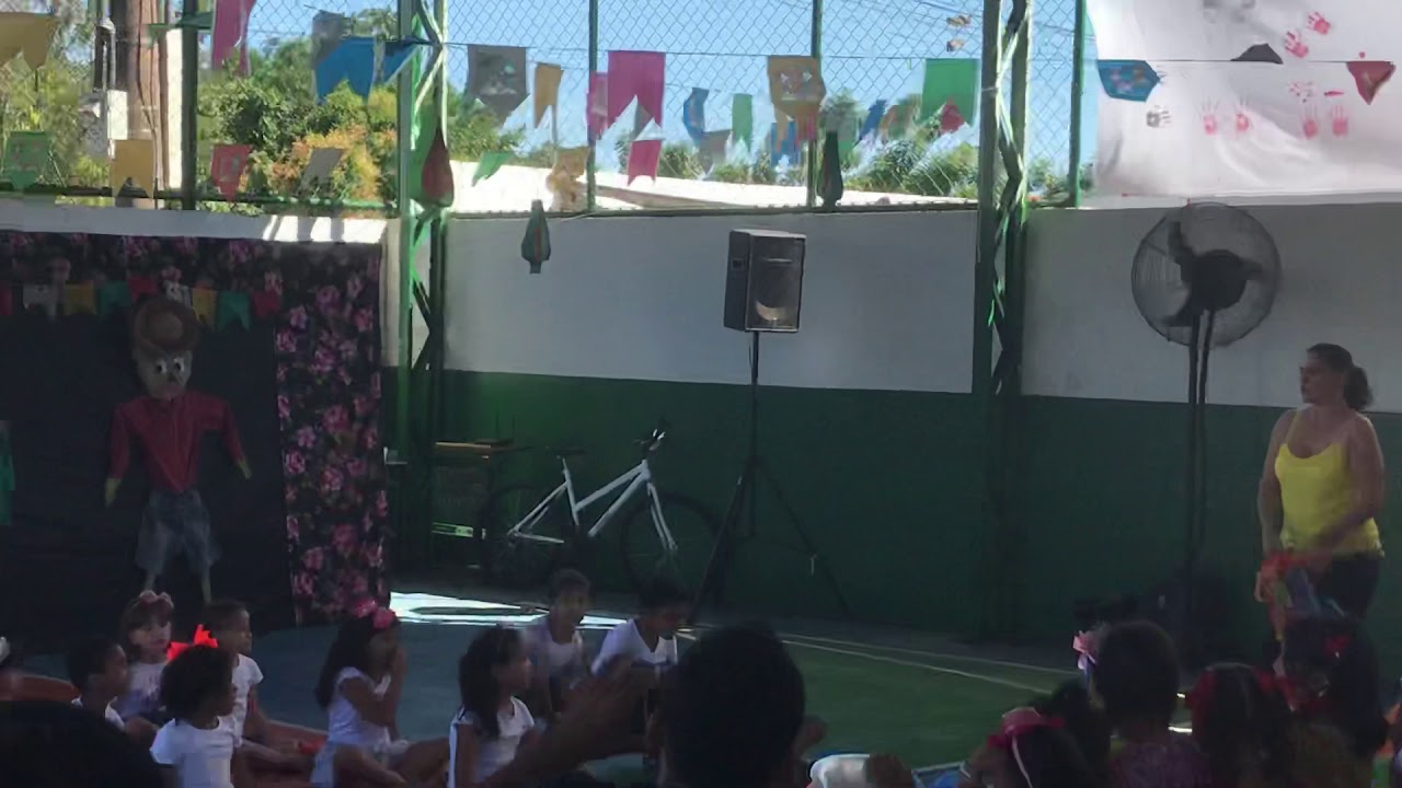 Apresenta o Do 1 Ano Da Escola Francisval Do Bairro Coophamil De apresenta-o-do-1-ano-da-escola-francisval-do-bairro-coophamil-de