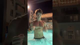 Handsome Muscular Man FLEXES by the Pool – Insane Physique- Tayson Madkour #aesthetic #fitness Net Worth