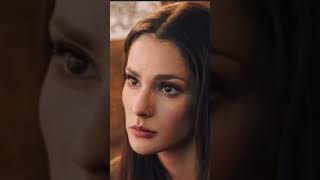 Oka Giner interpretou a personagem Elena na série "Madre Sólo Hay Dos" 2021