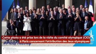 Fact Check: No, Emmanuel Macron did not make the "Illuminati" sign