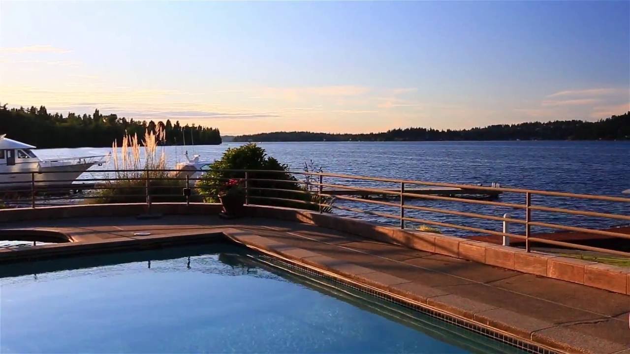 8810 North Mercer Way Mercer Island   Presented by Anna Riley HD 1