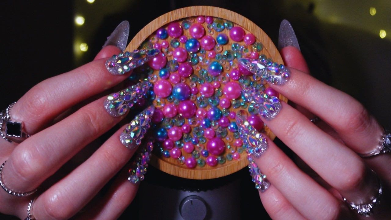 ASMR relaxing triggers for a deep sleep 🎧💗🌸 (tapping, scratching & mic triggers) no talking!