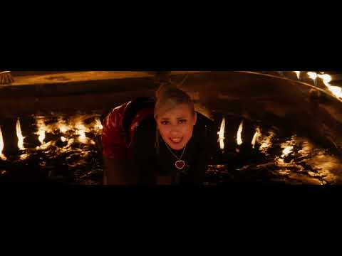 DEAD BLONDE -