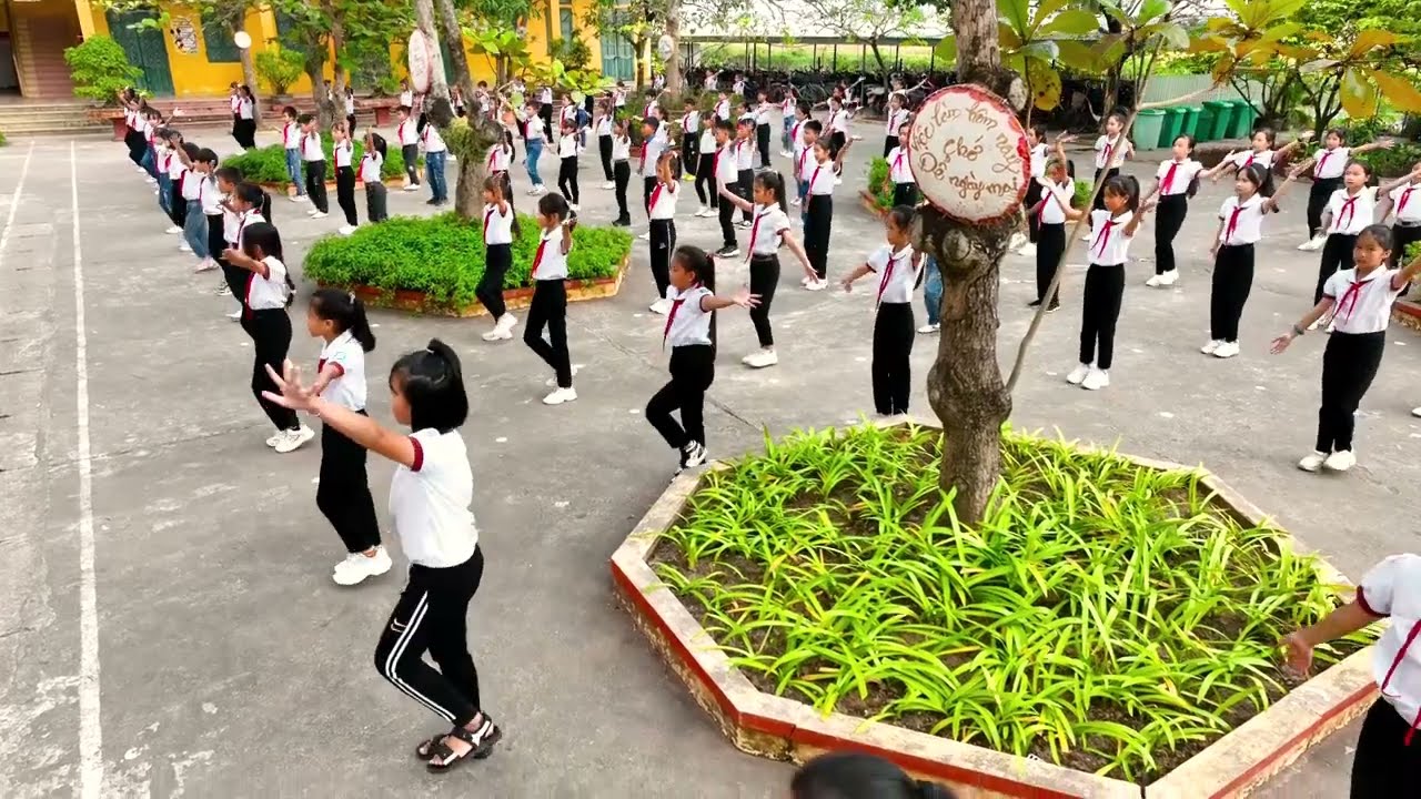 Thiếu nhi làm theo lời Bác_hoạt động tập thể giữa giờ  hs Trường Tiểu học Giao Thịnh Giao Thủy NĐ