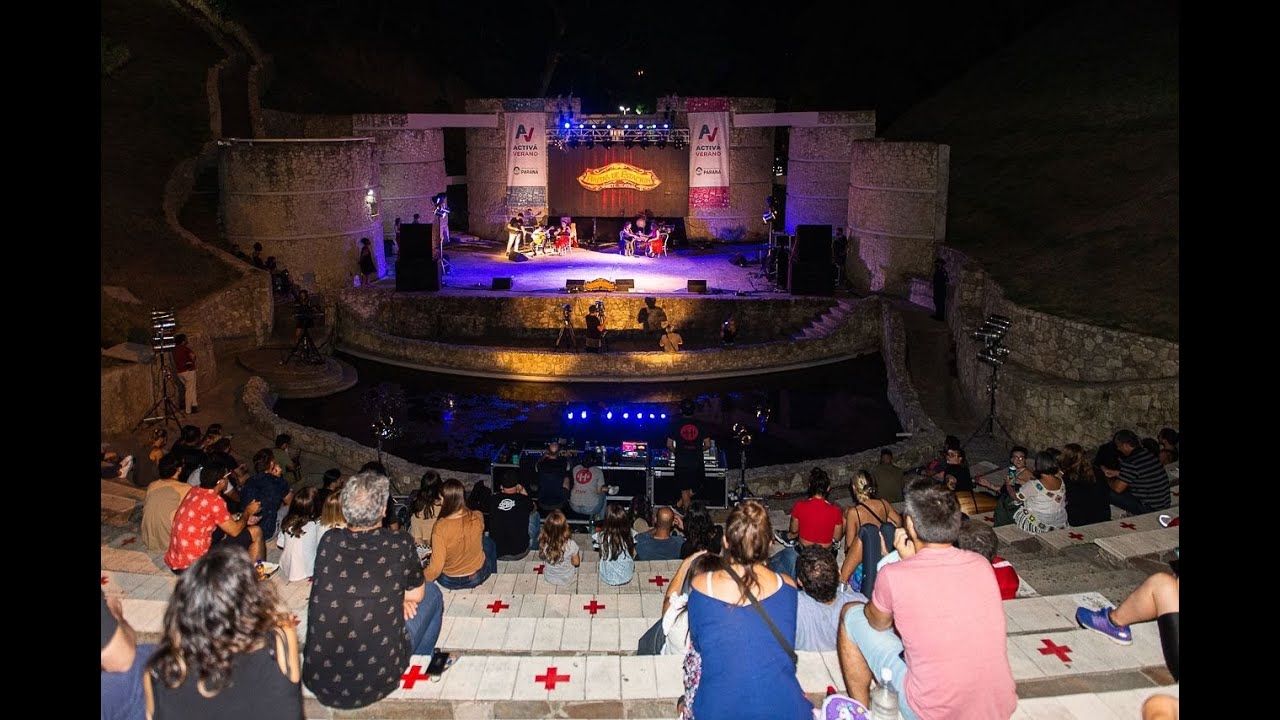 A puro ritmo pasó la primera noche de Música en el Anfiteatro - YouTube