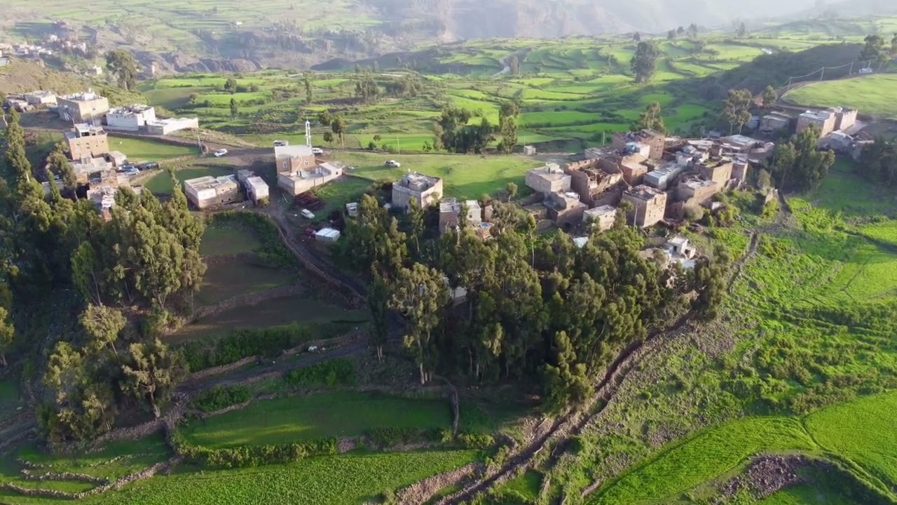 الشروق في قرية قبلان  الذي تمتاز بالارتفاع الشاهق والبرد طوال العام ....!