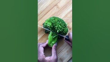 BEST WAY TO PREP BROCCOLI 🥦☺️#Broccoli #MealPrep #LifeHack #Shorts #ShortsVideo #NoWaste