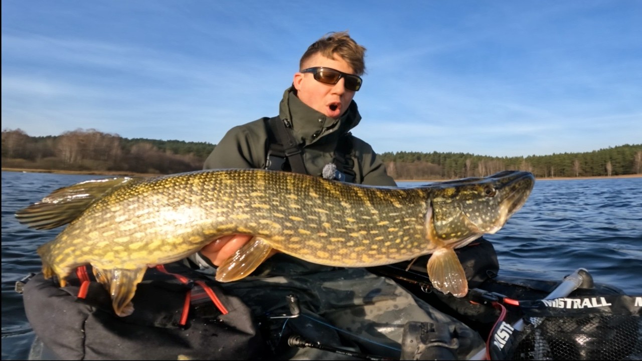 NIE SPODZIEWAŁEM się takiej ryby w małym leśnym jeziorku na bellyboat