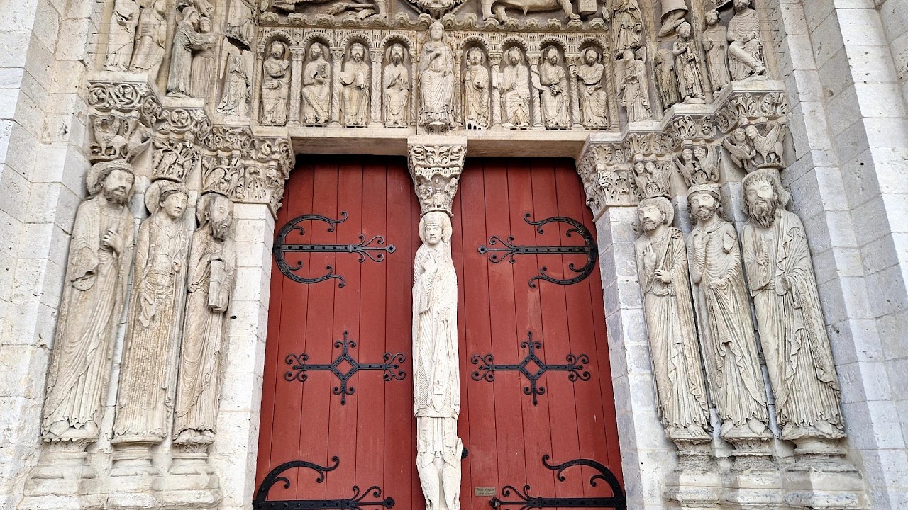 La chiesa di Saint Loup de Naud - dipartimento Senna e Marna - Ile de France