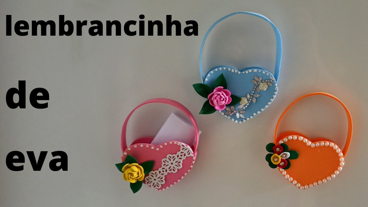 Imã de geladeira porta recados com retalhinhos de eva