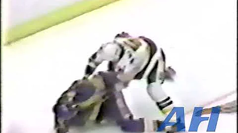 NHL Oct. 22, 1981 Brad Maxwell,MIN v Jim Nill,STL ...