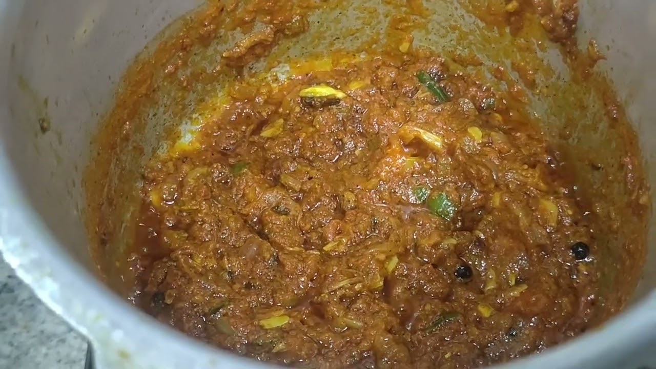 Kukar mein gravy wala chicken banane ka aasan tarika 